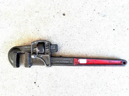 Old tool outil - no,