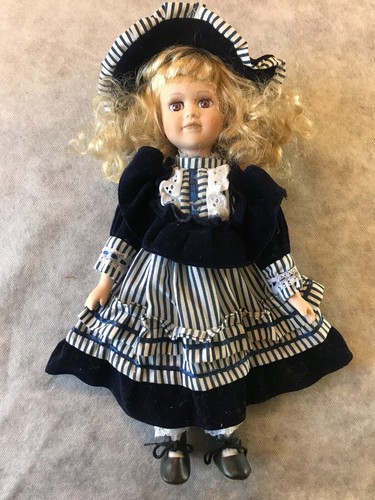 Ancienne poupee porcelaine - poupee,