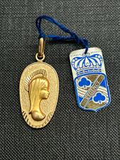 Ancienne Médaille Religieuse en Plaqué Or Vierge Marie