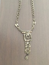 Bijoux collier bon état (7-44/N2)