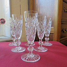6 flutes a champagne en cristal de saint louis modèle versailles  H 17 cm