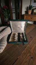 Coffret de 12 fourchettes à dessert en métal argenté Couverts Ancien