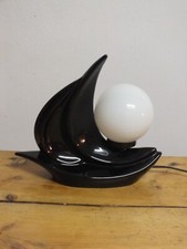 Lampe voilier bateau vintage en céramique noire et opaline