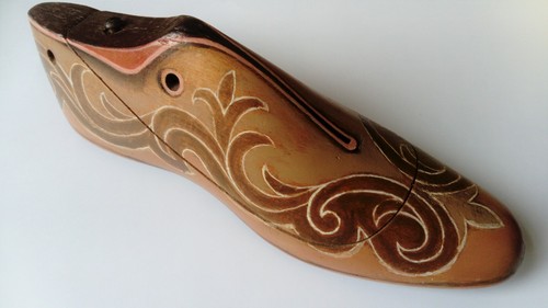 Forme chaussure peinte à - peinte,