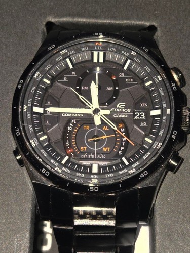 Montre solaire radiocommandée