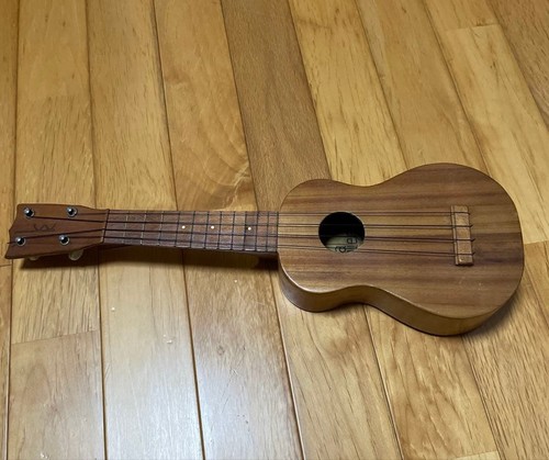 Kamaka vintage old gold label - old,