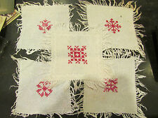 5 anciens petits napperons