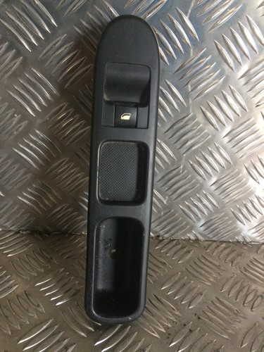 Commande bouton lève vitre