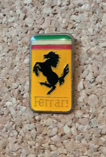 Pin ferrari cheval voiture - pin's,