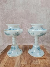 Jolie paire de vases sur pied