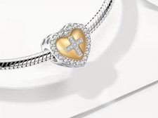 Pendentif breloque coeur croix