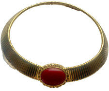 collier signé  sur le fermoir