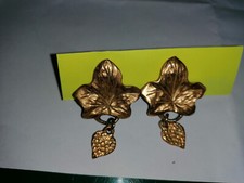 Boucles d'oreilles, Agatha