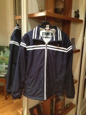 Blouson, veste de survêtement Inesis Decathlon - taille 14 ans en très bon état