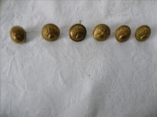 Lot 6 boutons dorés patinés
