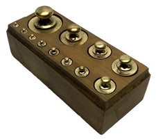 Ancienne BOITE  complète de