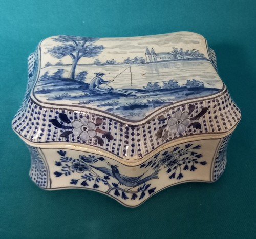 Ancienne boîte couverte - boÎte,