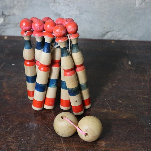 Ancien jeu quille bois - de,