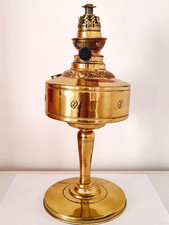 Grande lampe à pétrole ancienne en laiton martelé 34 cm