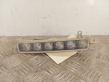 Feu diurne avant gauche