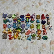 Lot de 48 figurines Pokemon