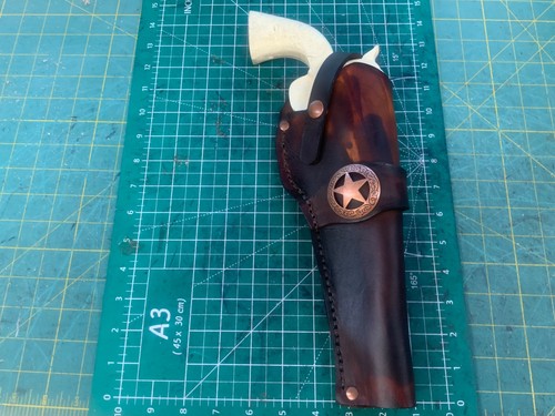 Revolver custom carving - revolver,