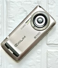 Téléphone à clapet japonais