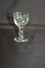 Verre émaillé à pied à