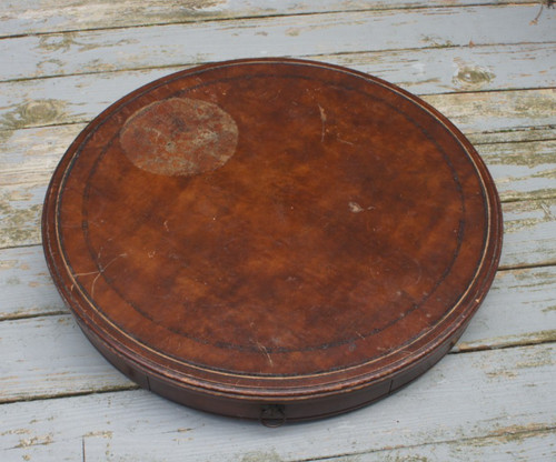 Antique round leather - round,