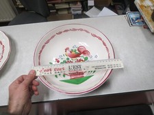 CA243 PLAT CREUX EN FAIENCE SAINT ST CLEMENT SALADIER MODELE CHECLERC DECOR COQ