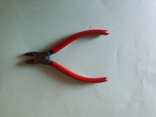 Pince coupante Facom pour électroniciens manche rouge L 130mm