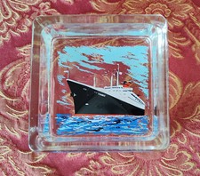 VIDE POCHE EN  VERRE MOULE LUMAX . PAQUEBOT FRANCE