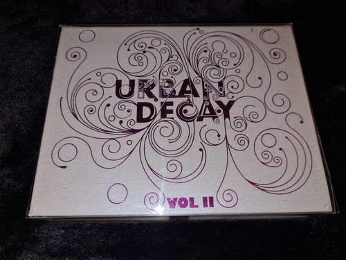 Urban decay book shadows ii - book,