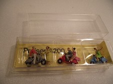 PREISER HO figurines sur vespa