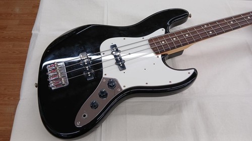 Guitare basse électrique