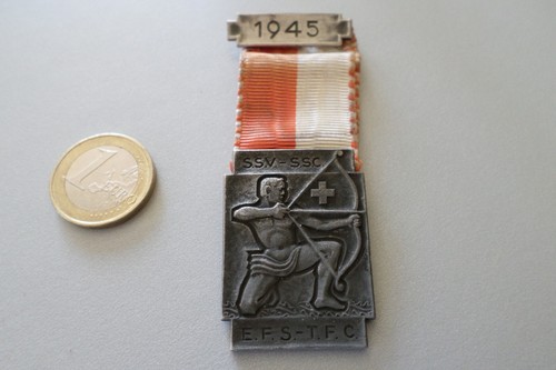 Medaille broche tir - broche, a