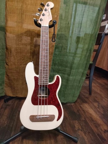 Fender precision bass - bass, ukulele