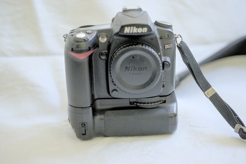 Nikon d90 avec poignée - grip, 3