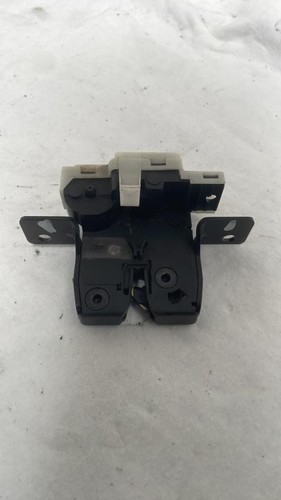 Serrure coffre renault clio - serrure,