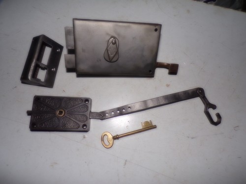 Serrure ancienne pour porte