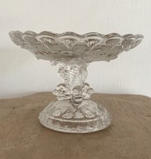 Petite COUPE Sur Pied En Verre