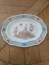 plat en faience à décor
