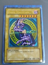 carte yu gi oh Dark Magician Ultra Rare SDY-006