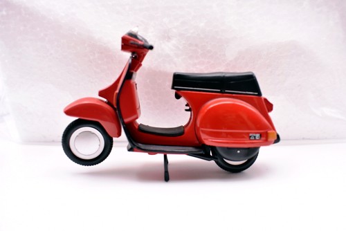 Maisto vespa 125 modèle - px,