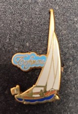 TRÈS RARE PINS BATEAU VOILIER  TOFINOU Chantier Naval Latitude  île de ré DORE