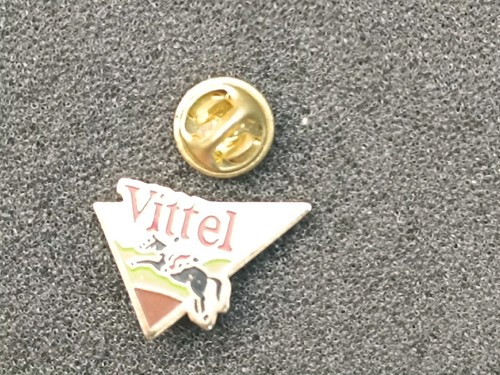 Pin eau water - eau, vittel