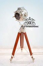 Projecteur de lampadaire Hollywood Nautical avec trépied tournant en bois