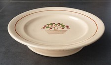 Assiette à piédouche, petit compotier en faïence de Longwy,