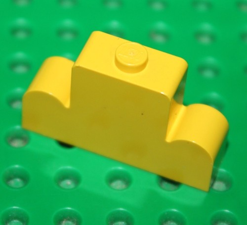 Lego yellow brick modified - yellow, 1