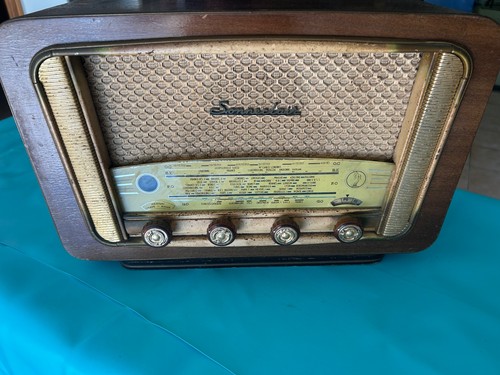 Poste radio dans - dans, son